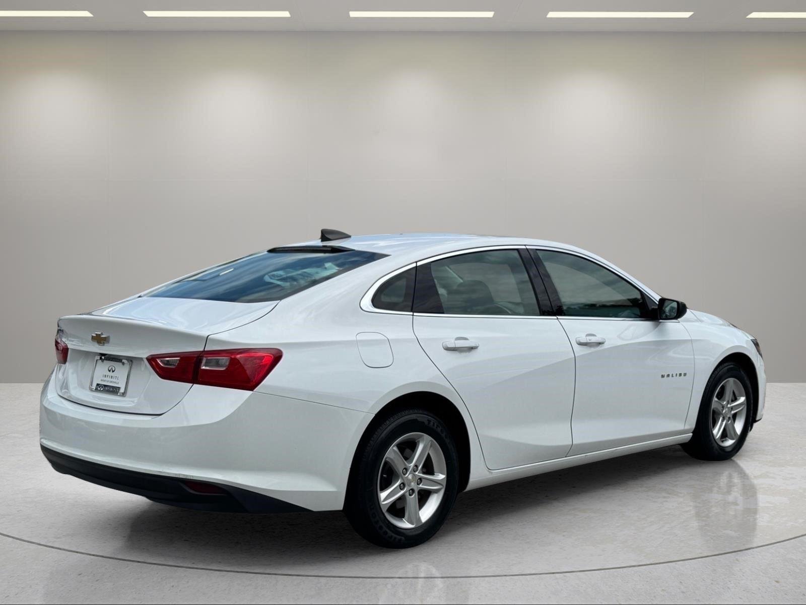 Used 2020 Summit White Chevrolet LS image 5