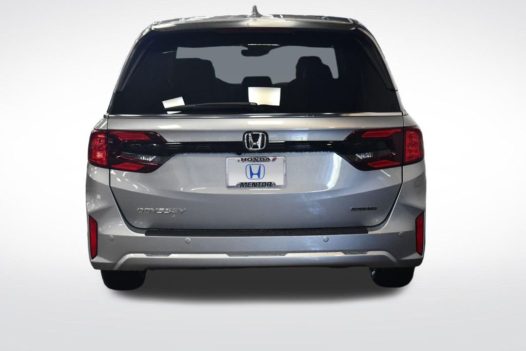 New 2026 Sonic Gray Pearl Honda Touring image 6
