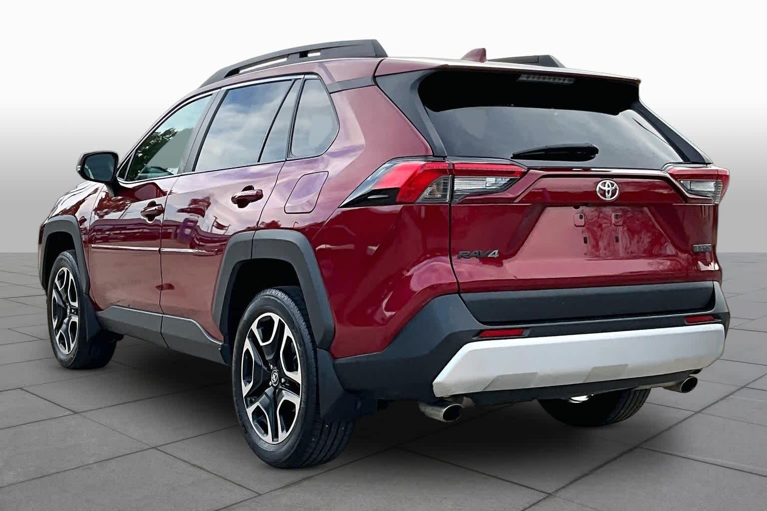 Used 2019 Ruby Flare Pearl Toyota Adventure image 12
