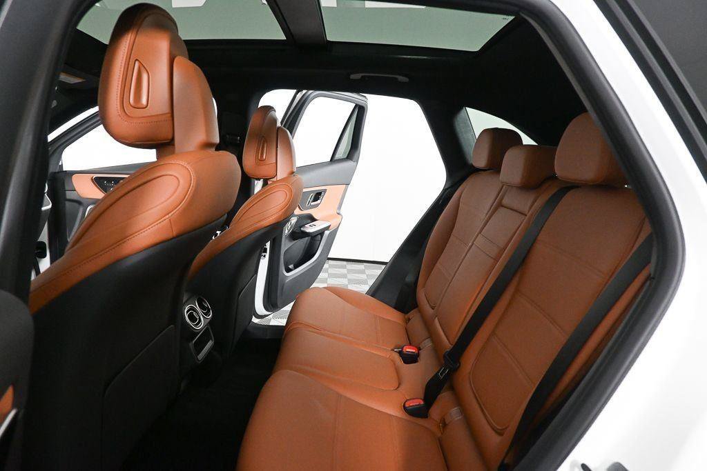 New 2026 Polar White Mercedes-Benz GLC 300 image 57