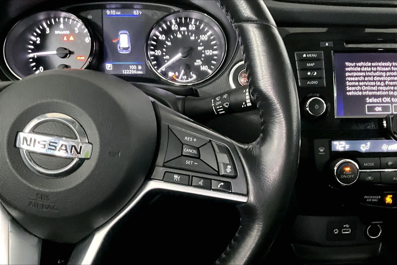 Used 2018 Caspian Blue Nissan SL image 24