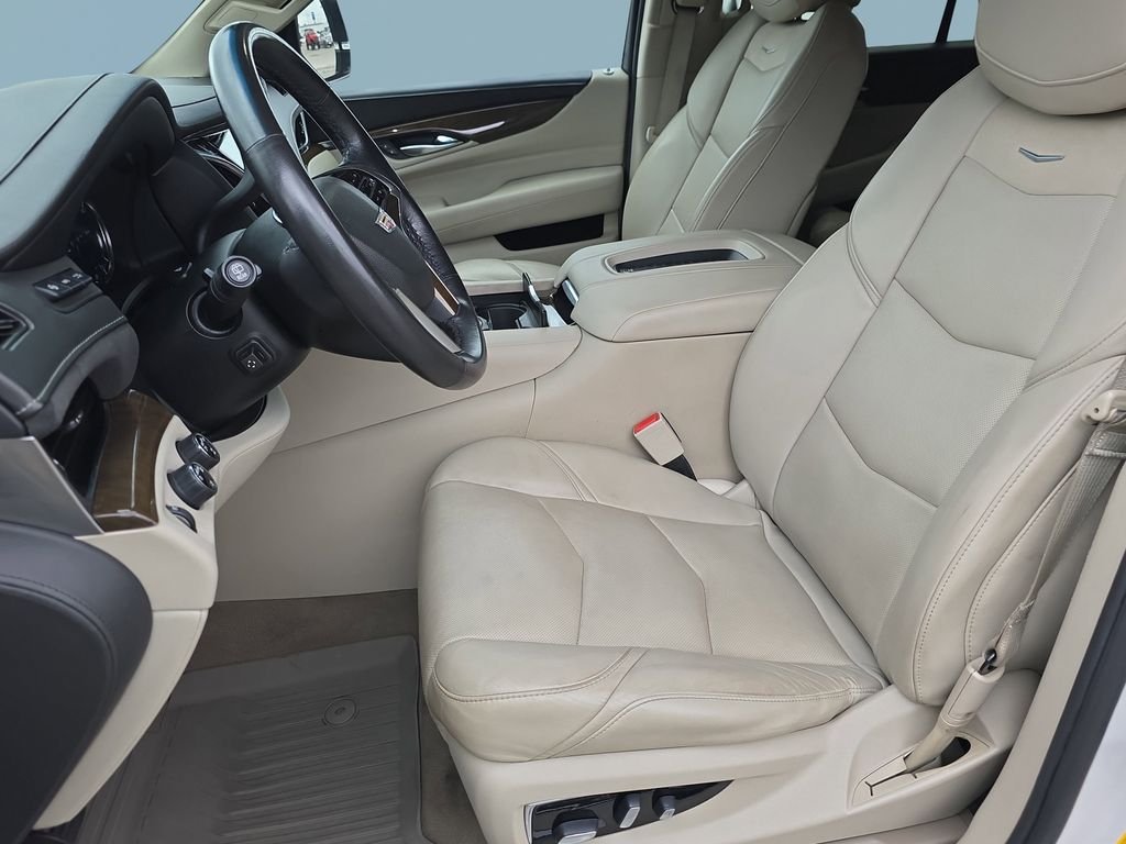 Used 2020 Crystal White Tricoat Cadillac Luxury image 11