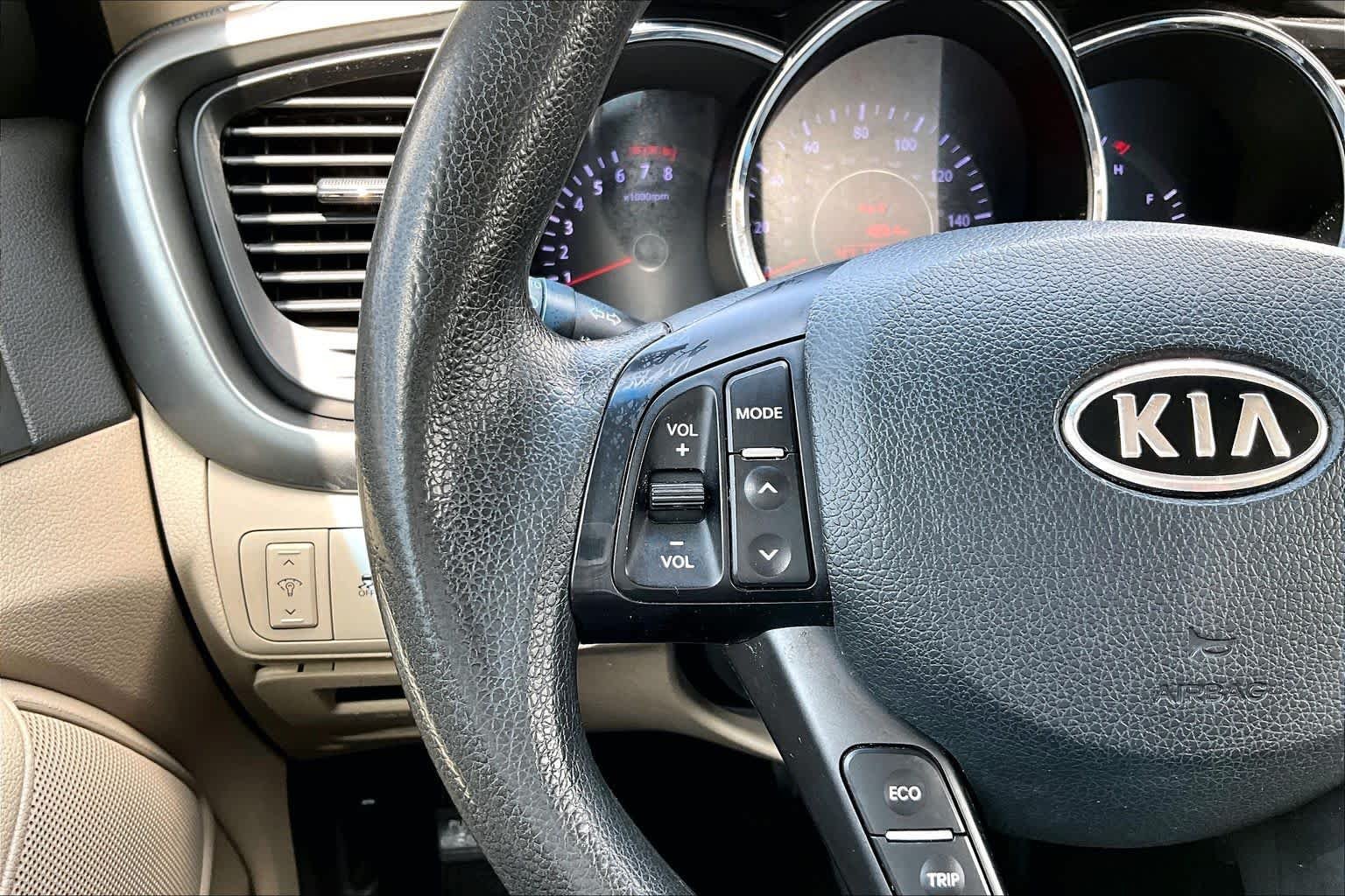 Used 2012 Satin Metal Kia LX image 24