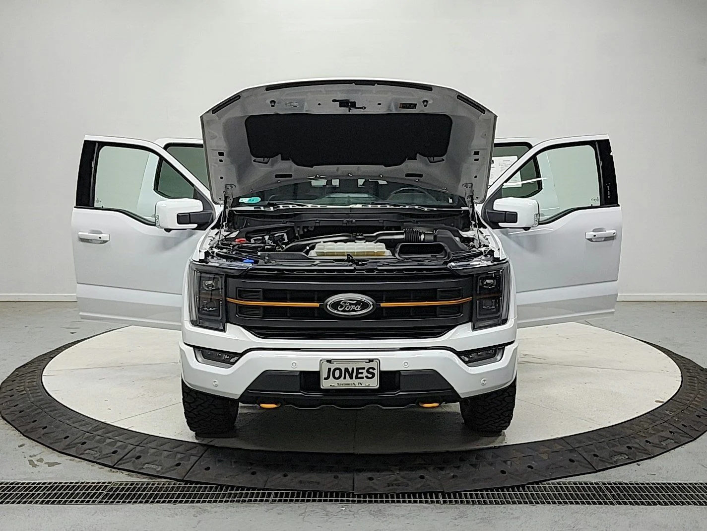 Used 2022 Oxford White Ford Tremor image 11
