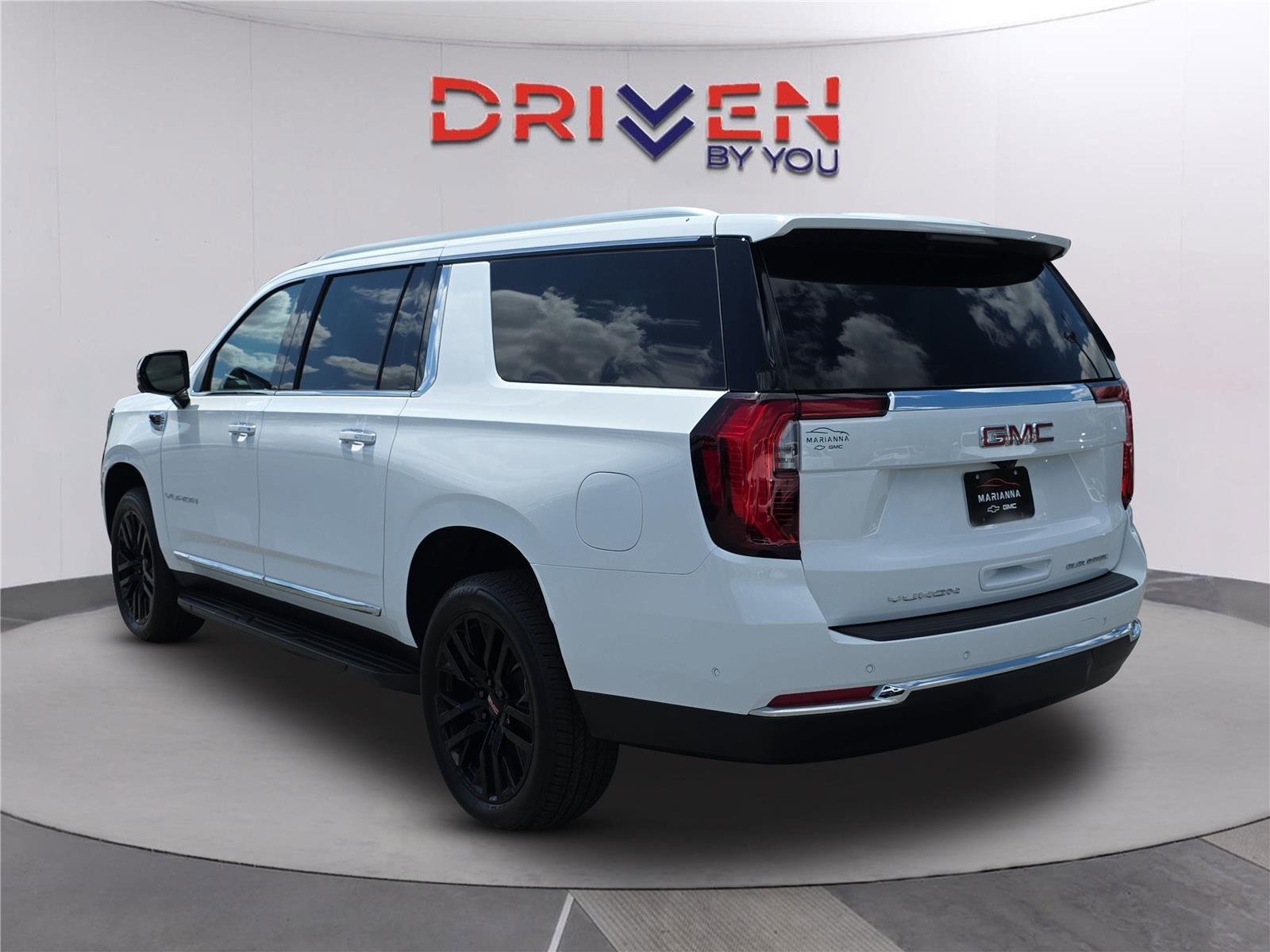 New 2026 Summit White GMC Elevation image 6
