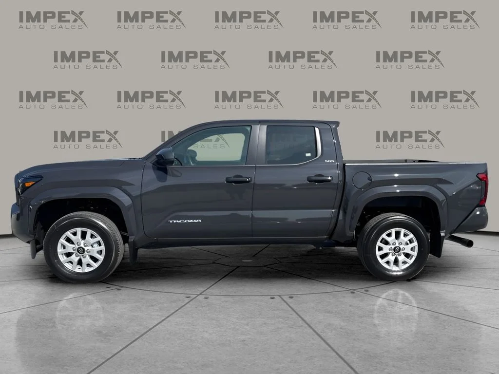 Used 2026  Toyota SR5 image 2