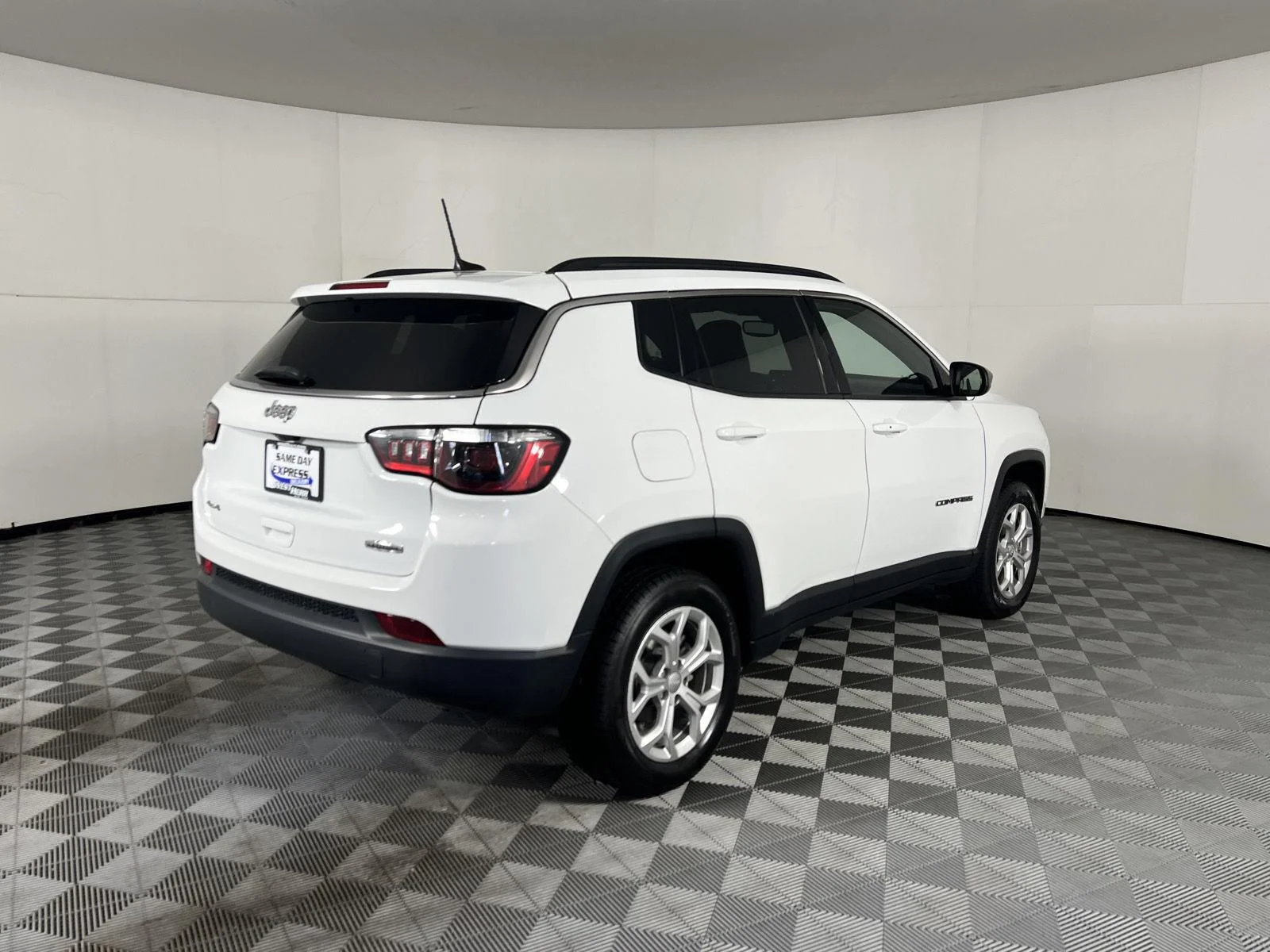 Used 2024 Bright White Clearcoat Jeep Latitude image 23