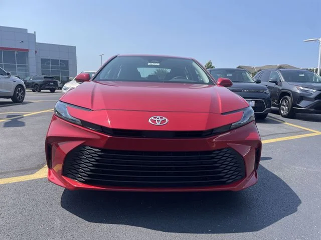 2025 Toyota Camry LE - Photo 11