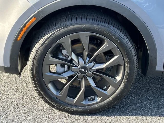 Used 2022 Silver Kia X-Line SX Prestige image 11