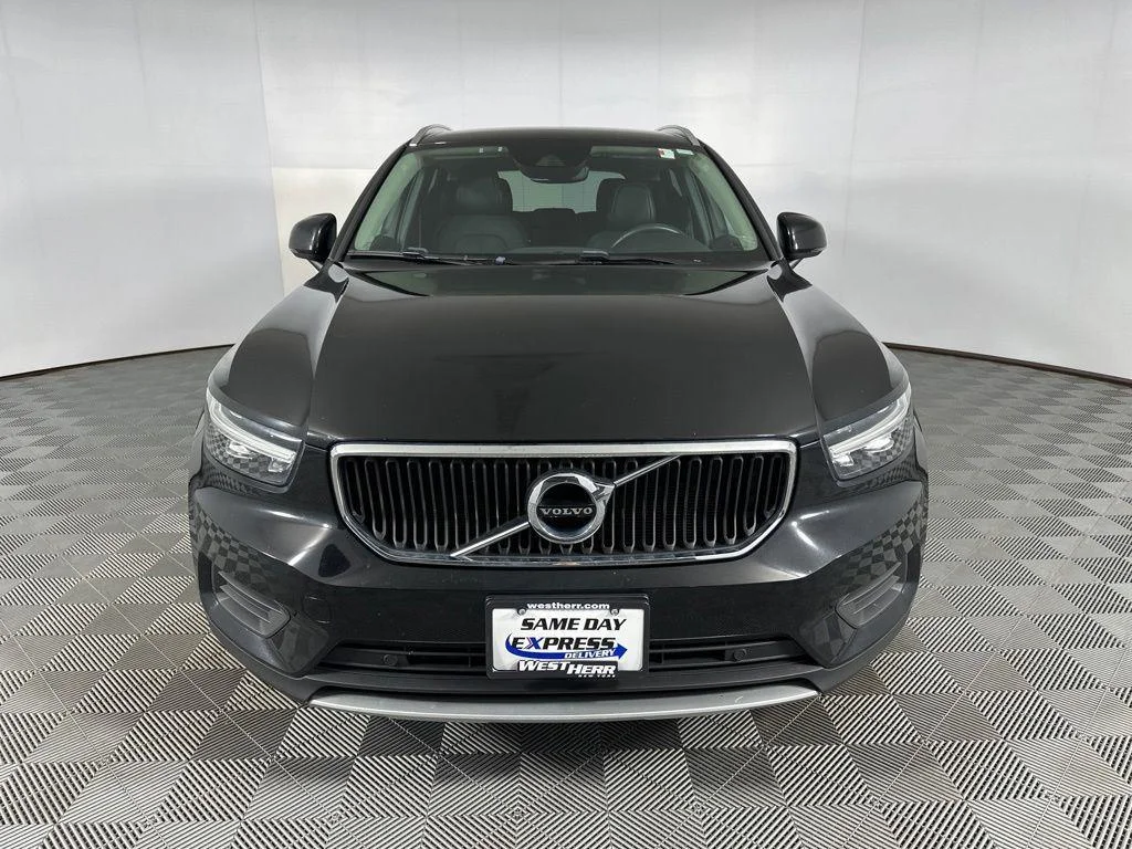 Used 2020 Black Stone Volvo Momentum image 14