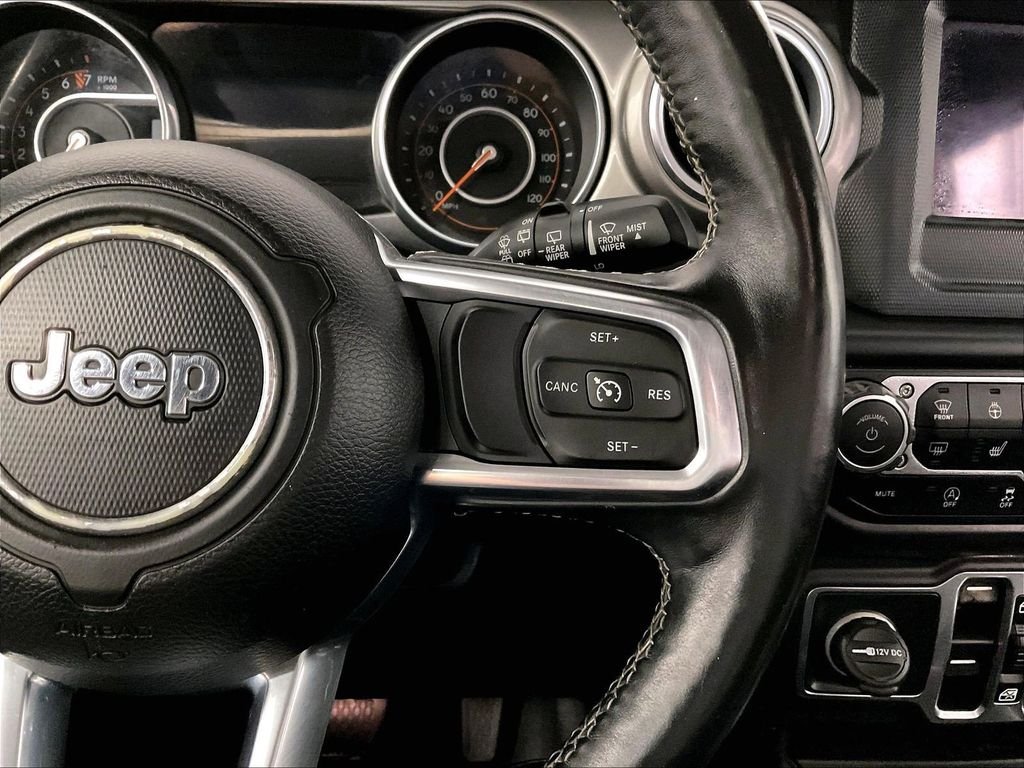 Used 2018 Silver Jeep Unlimited Sahara image 23