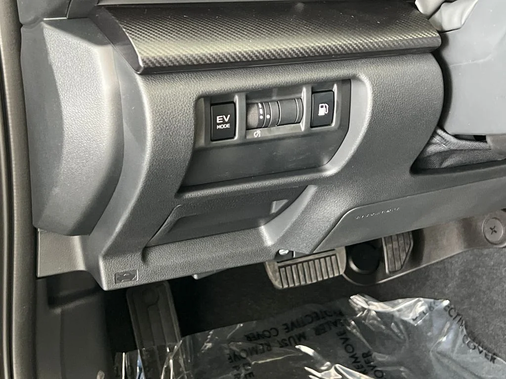 New 2026 CRYSTAL BLACK SILICA Subaru Limited Hybrid image 29