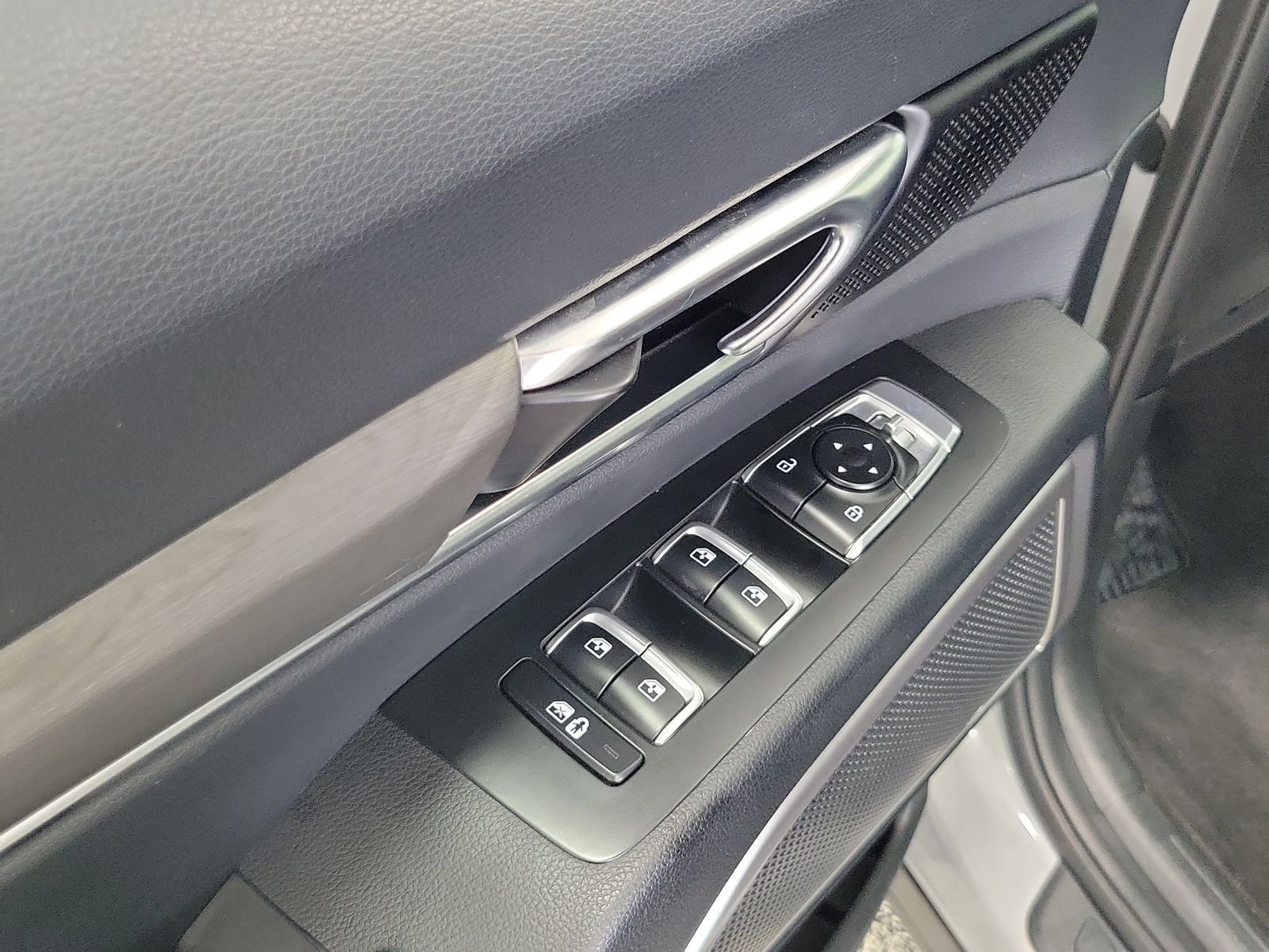 Used 2024 Gray Kia EX X-Line image 7