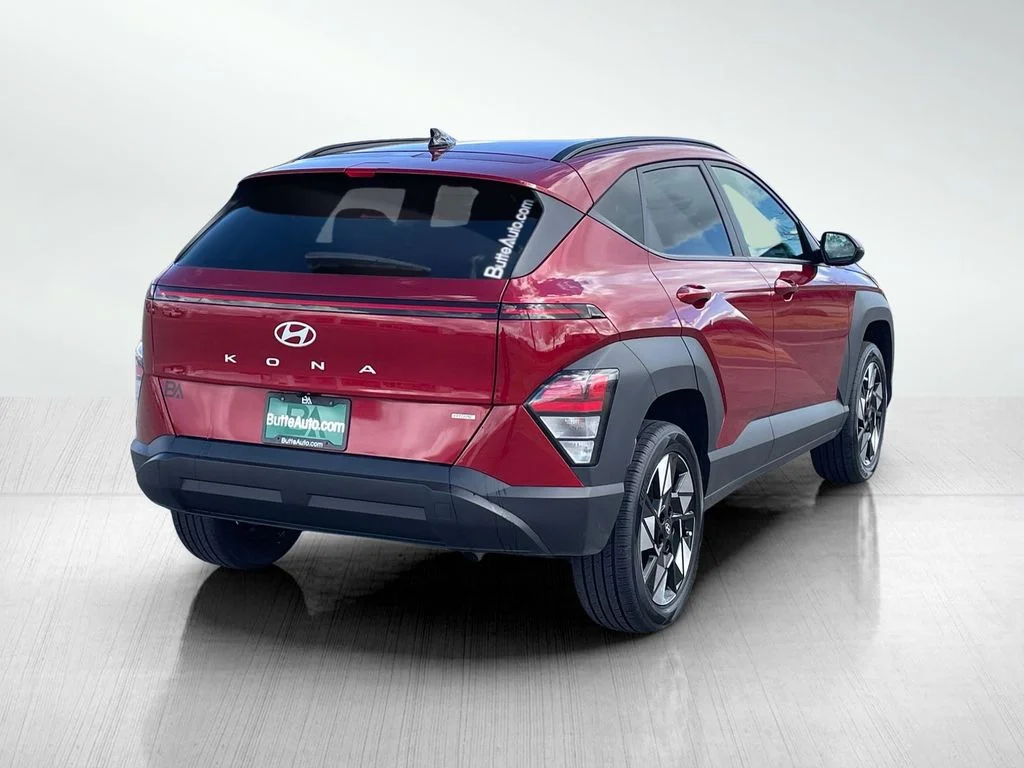Used 2025 Ultimate Red Metallic Hyundai SEL image 3
