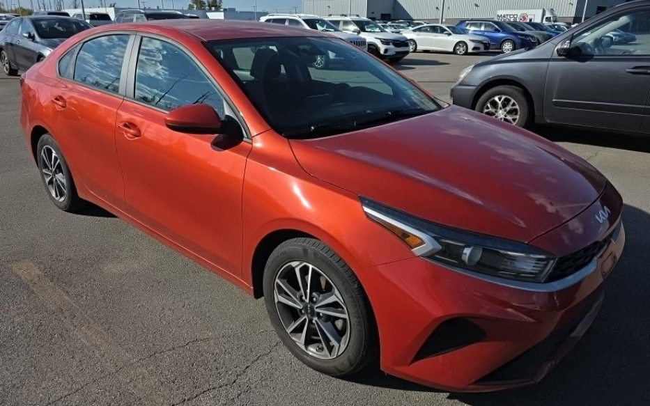 Used 2023 Red Kia LXS image 1