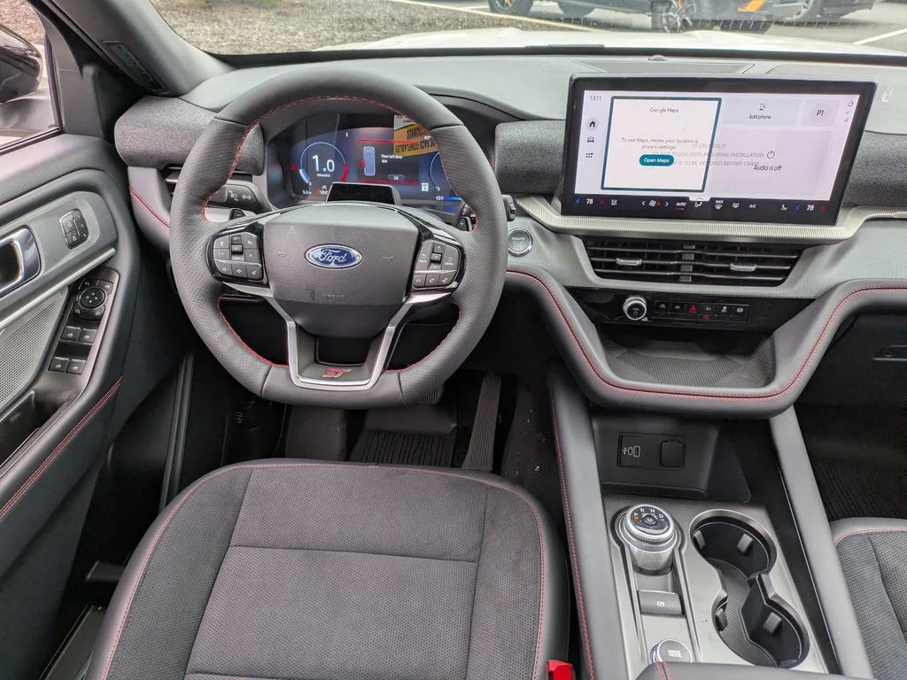 New 2026 Star White Metallic Tri-Coat Ford ST image 23