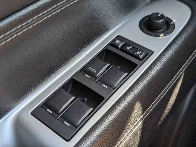 Used 2017 Billet Silver Metallic Jeep Latitude image 20