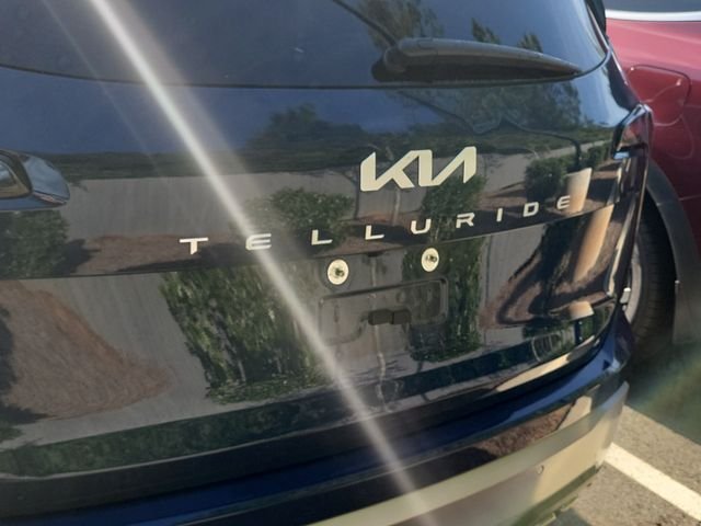 Used 2025 Midnight Kia EX image 8