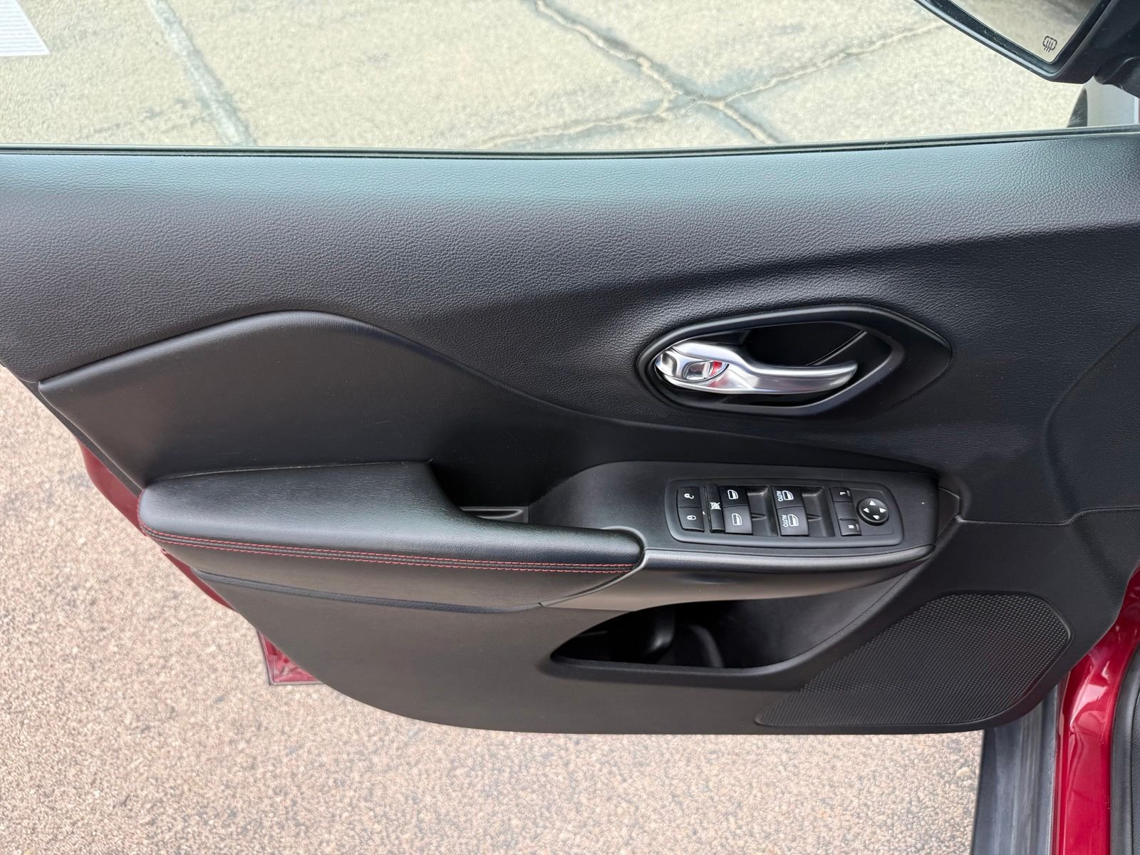 2021 Jeep Cherokee Trailhawk - Photo 11