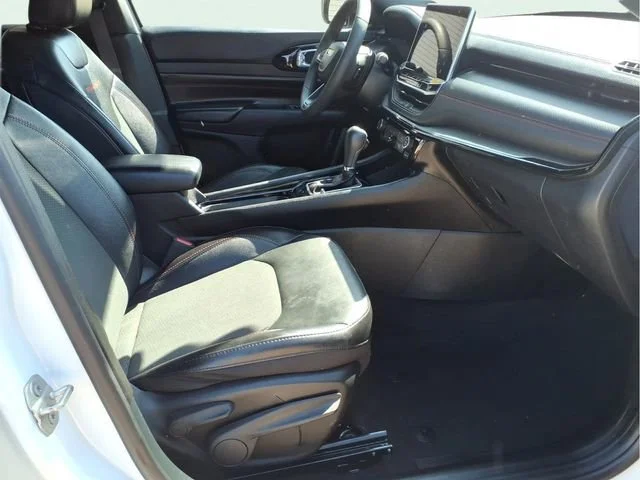 Used 2023  Jeep Trailhawk image 21
