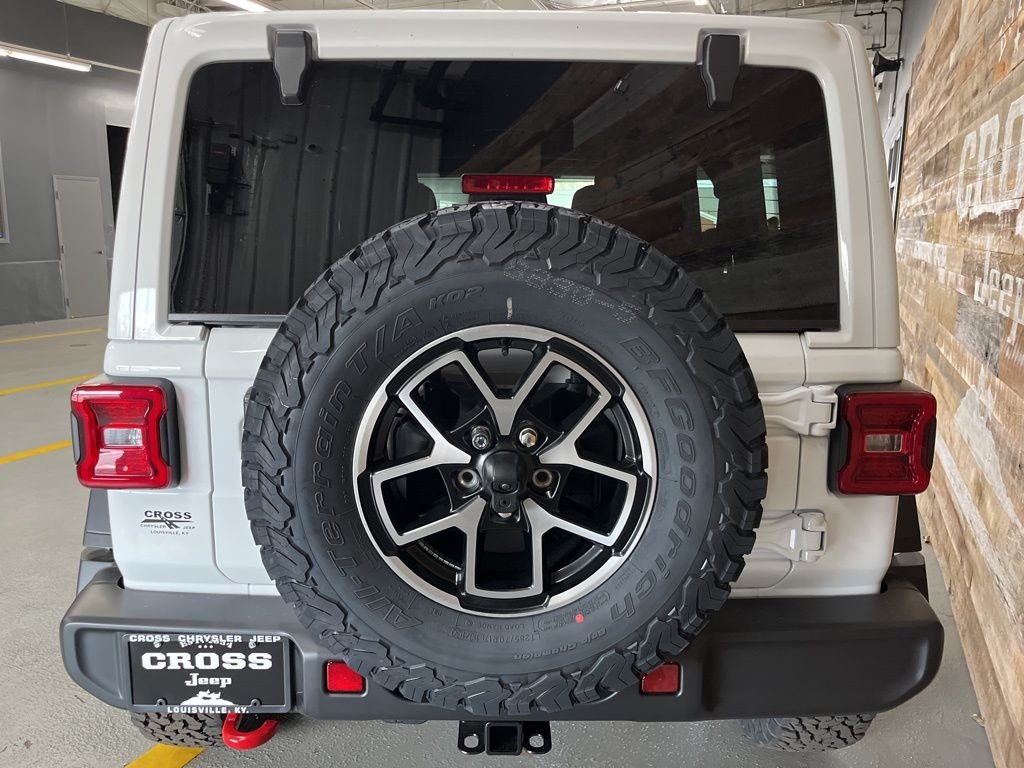 New 2026 Bright White Clear-Coat Exterior Paint Jeep Rubicon image 29