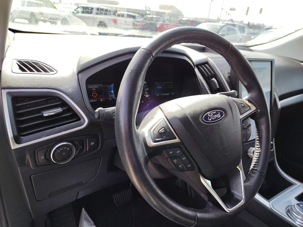 Used 2024 Oxford White Ford SEL image 11