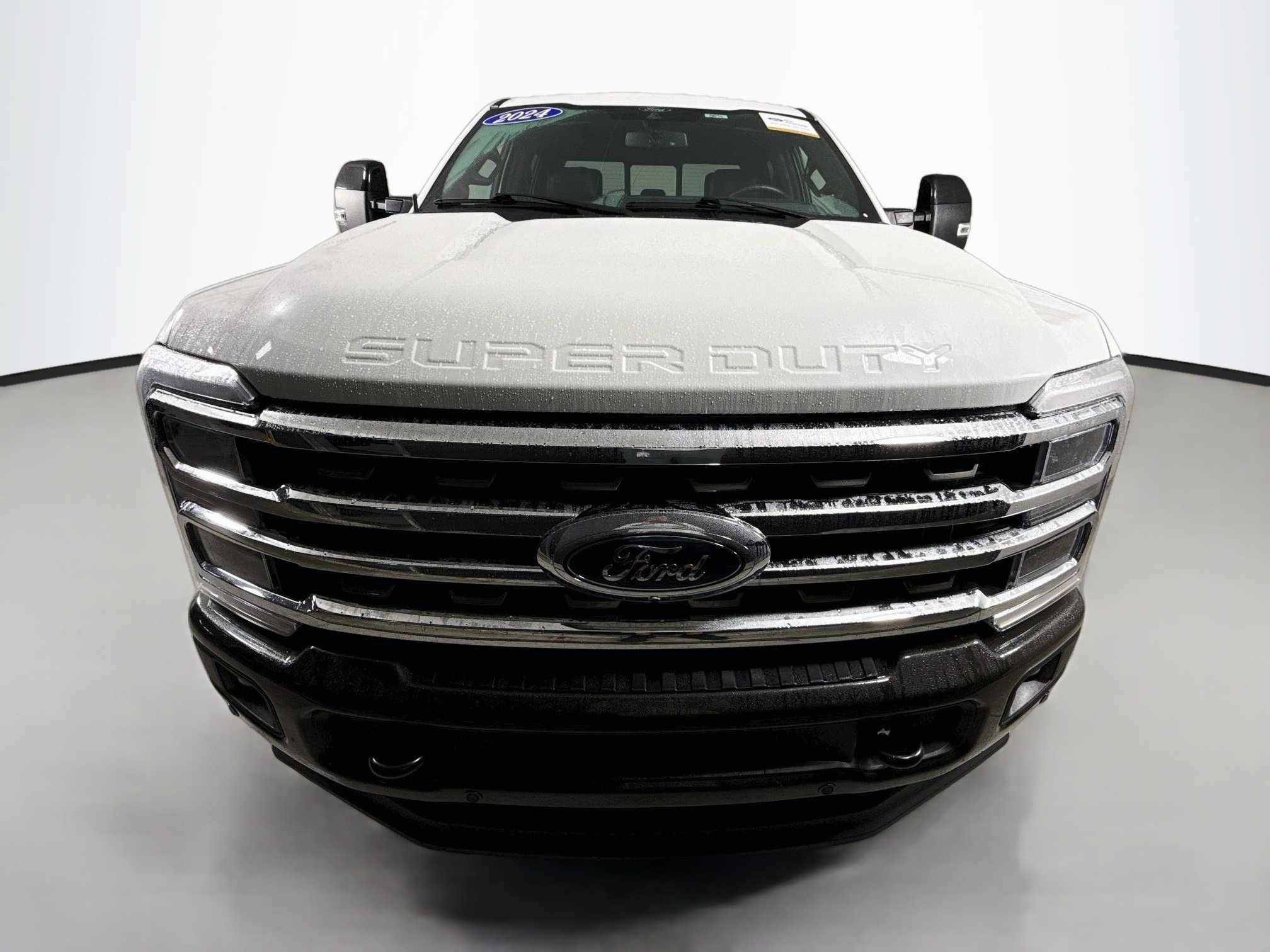 Used 2024  Ford King Ranch image 2