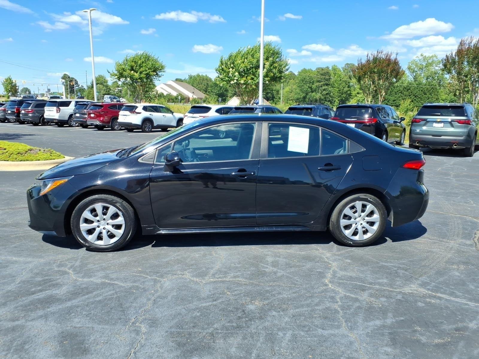 Used 2024  Toyota LE image 3