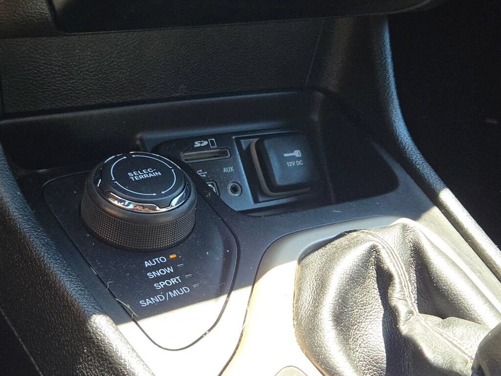 Used 2016 Gray Jeep Latitude image 24