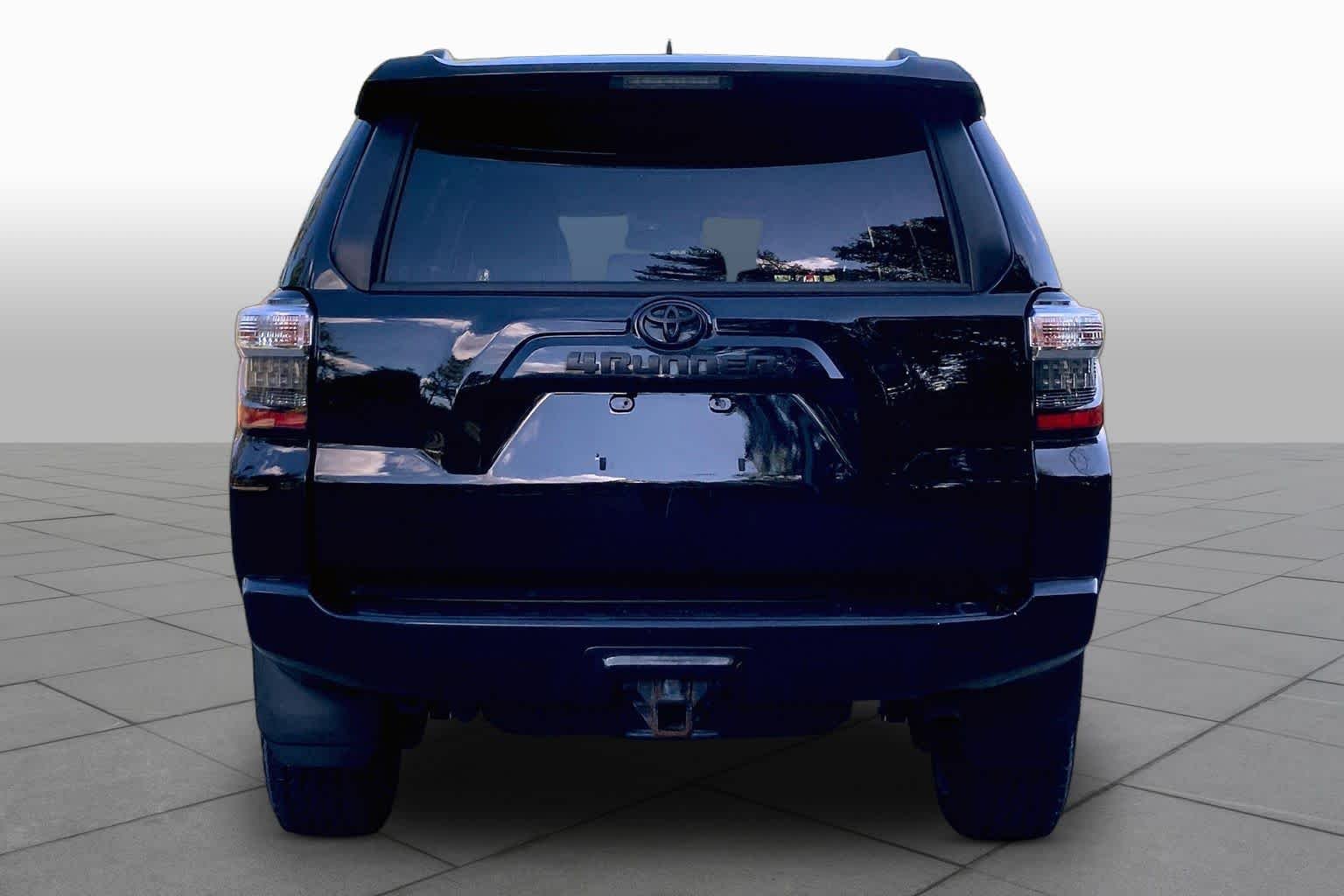 Used 2021 Midnight Black Metallic Toyota SR5 Premium image 4