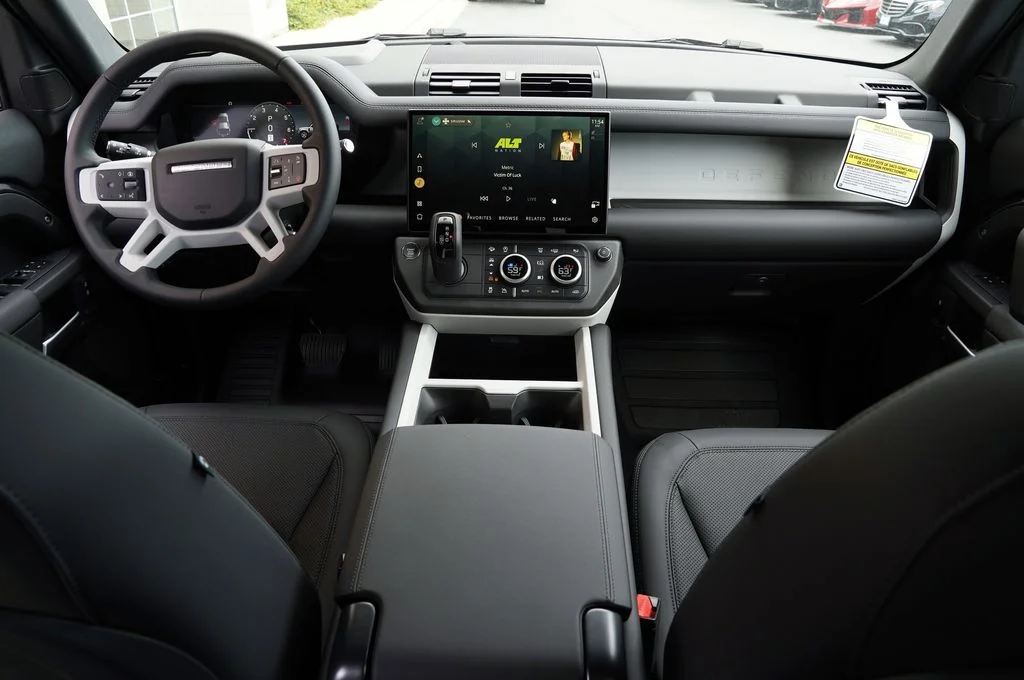 Used 2026 Gray Land Rover X-Dynamic SE image 8
