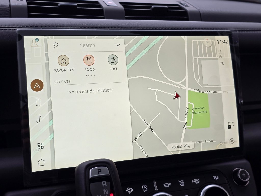 New 2026 Fuji White LAND ROVER X-Dynamic SE image 22