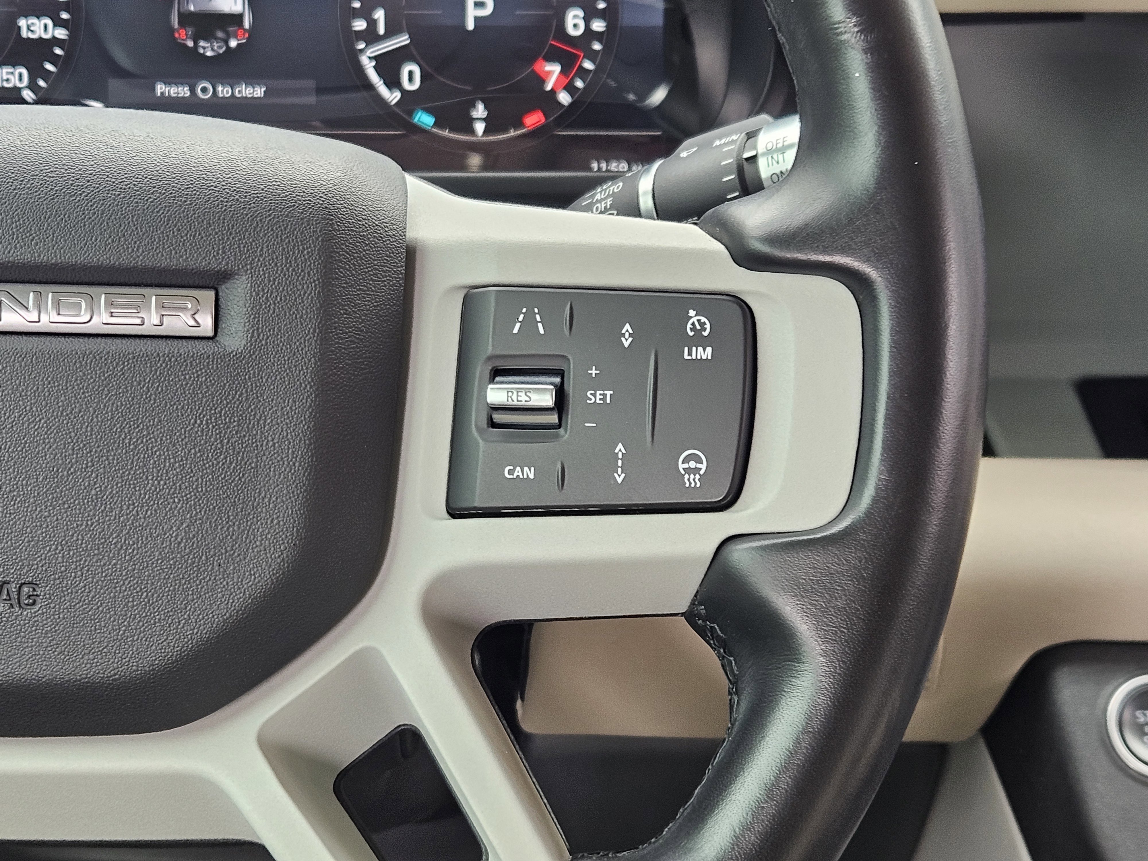 Used 2021  Land Rover 110 SE image 29