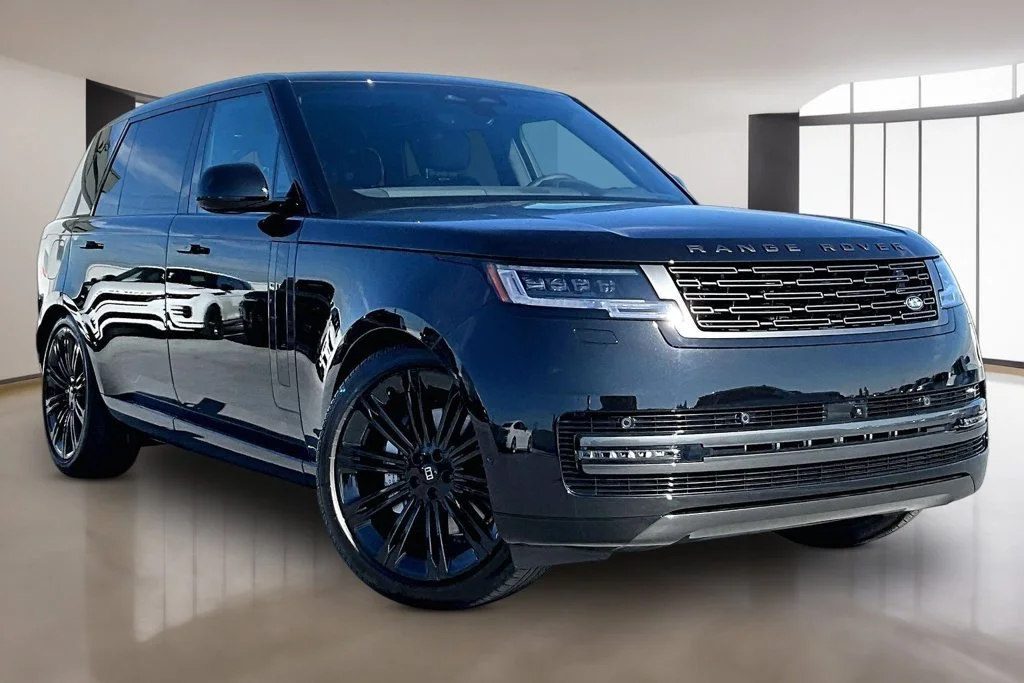 New 2027 Santorini Black LAND ROVER  image 2