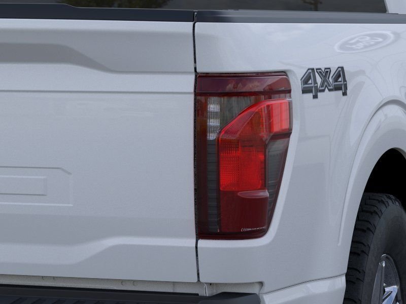 New 2025 Space White Metallic Ford XLT image 21
