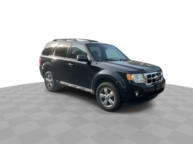 Used 2011 Black Ford XLT image 2