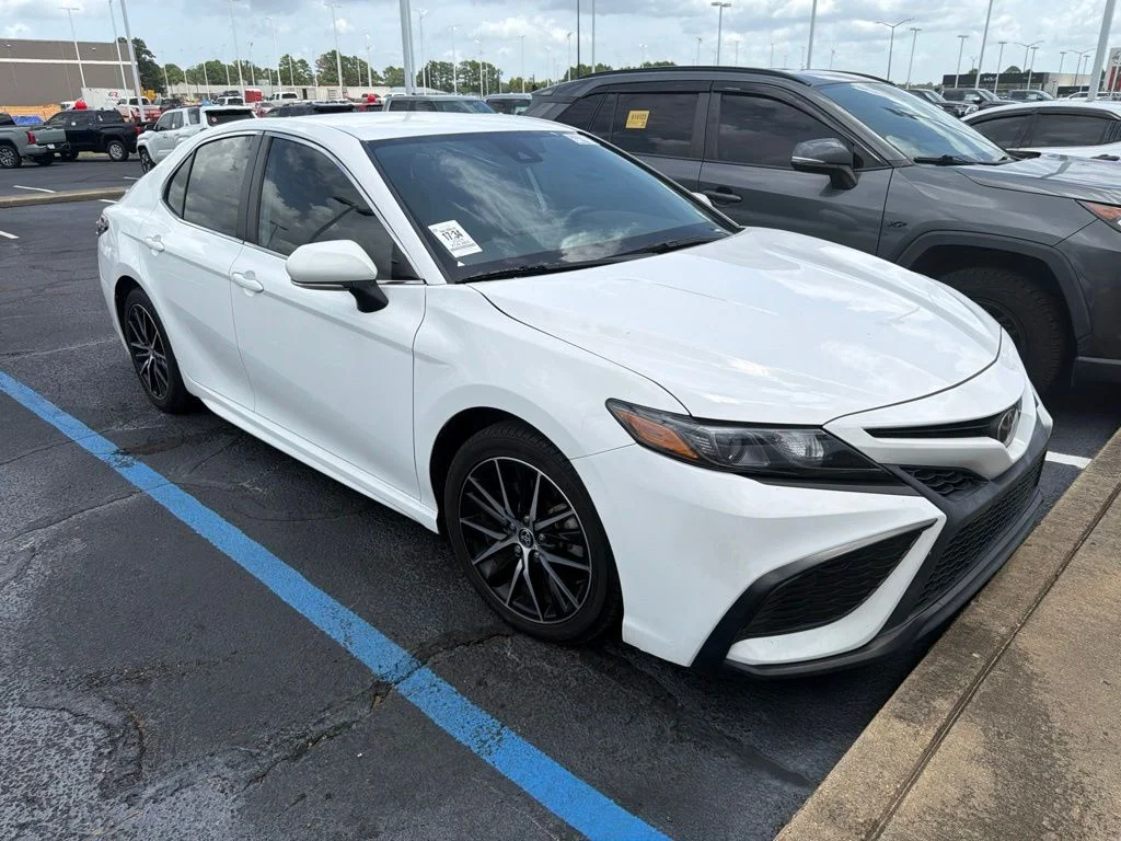 Used 2024 White Toyota SE image 4