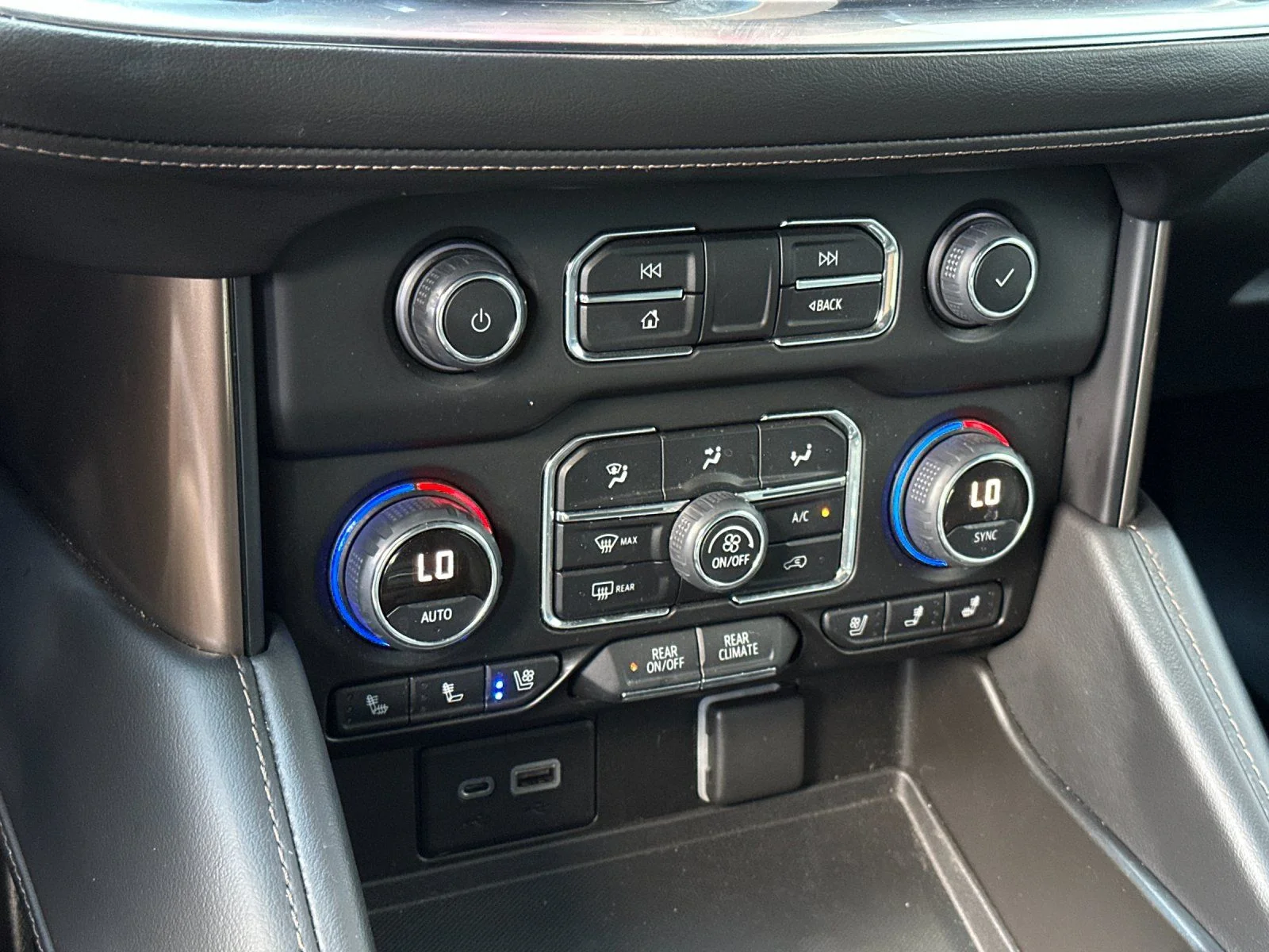 Used 2022 Black Chevrolet High Country image 19