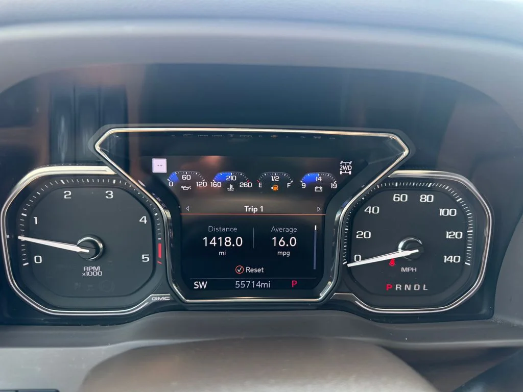 Used 2023 White GMC Denali image 18