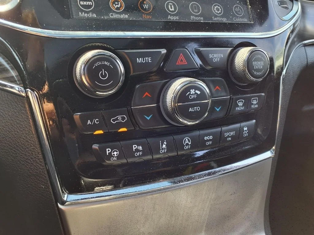 Used 2021 White Jeep Limited image 10