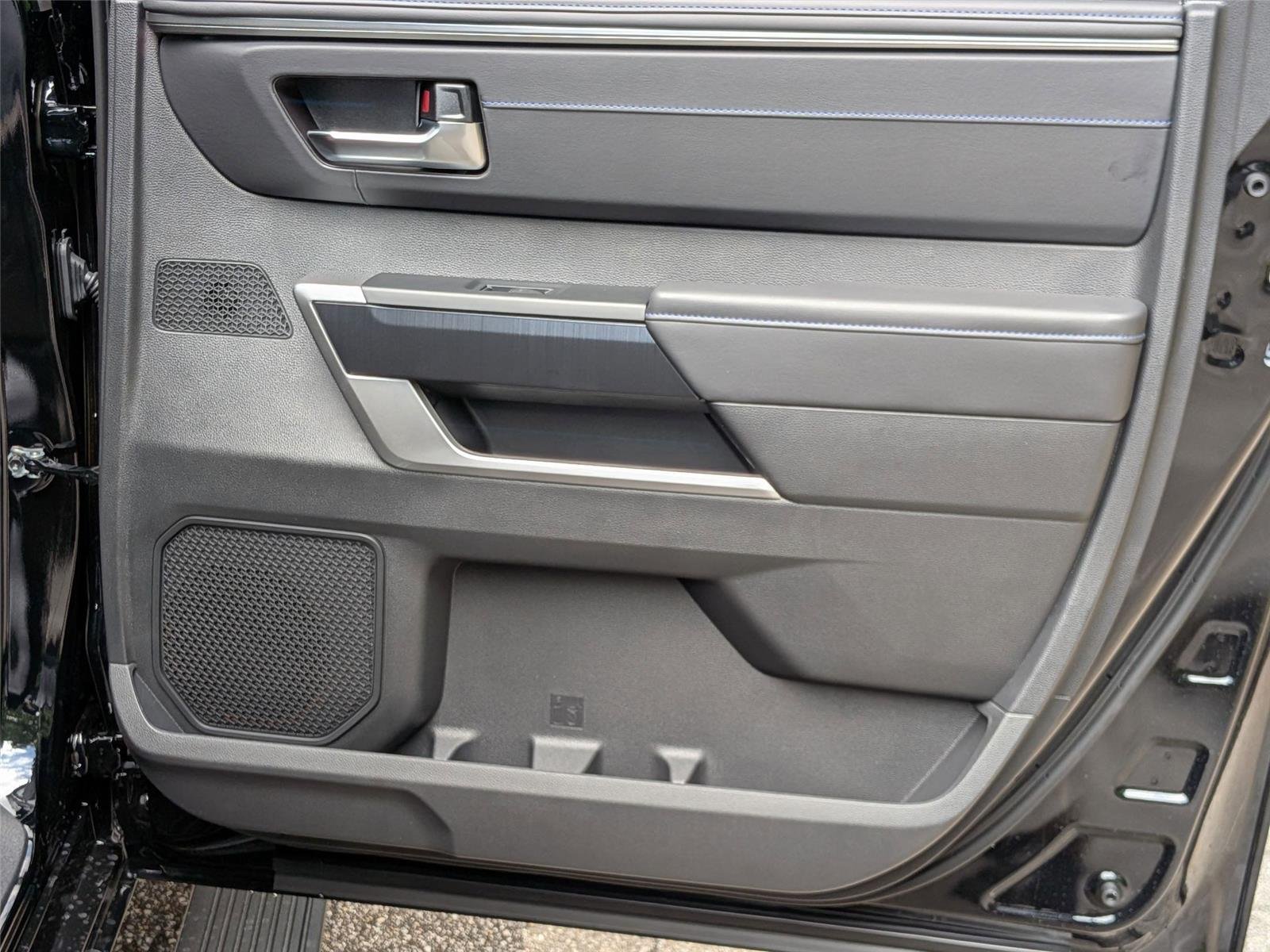 2025 Toyota Tundra Platinum - Photo 33