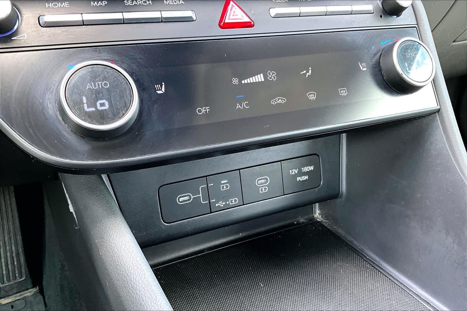 Used 2025 Aero Silver Hyundai SEL image 27