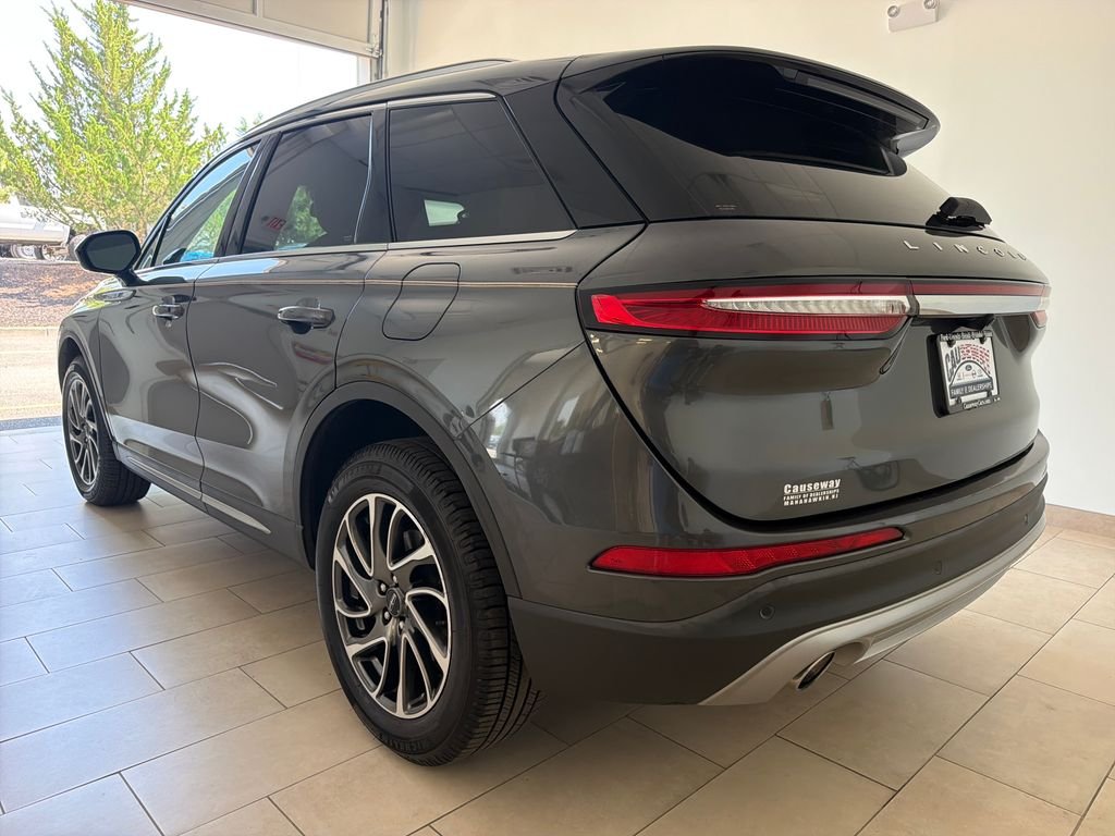 Used 2020 Gray Lincoln Standard image 5