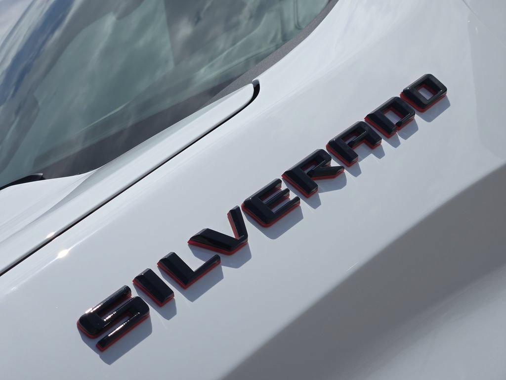 New 2026 Summit White Chevrolet RST image 21