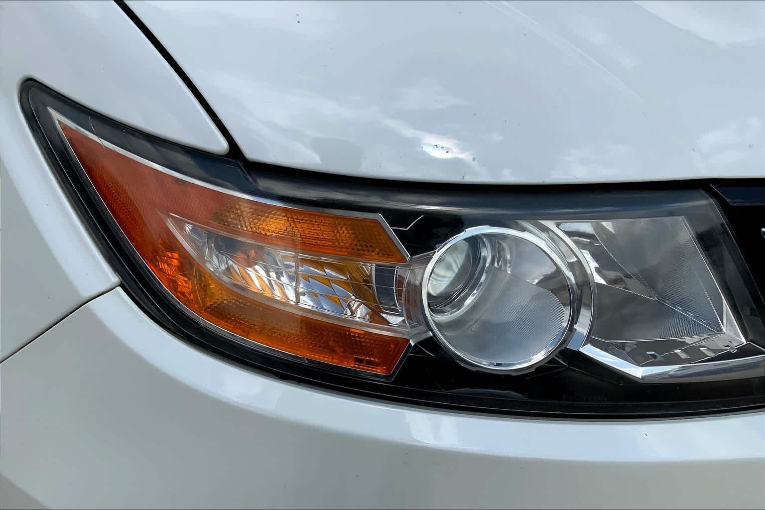 Used 2014 White Diamond Pearl Honda Touring image 28