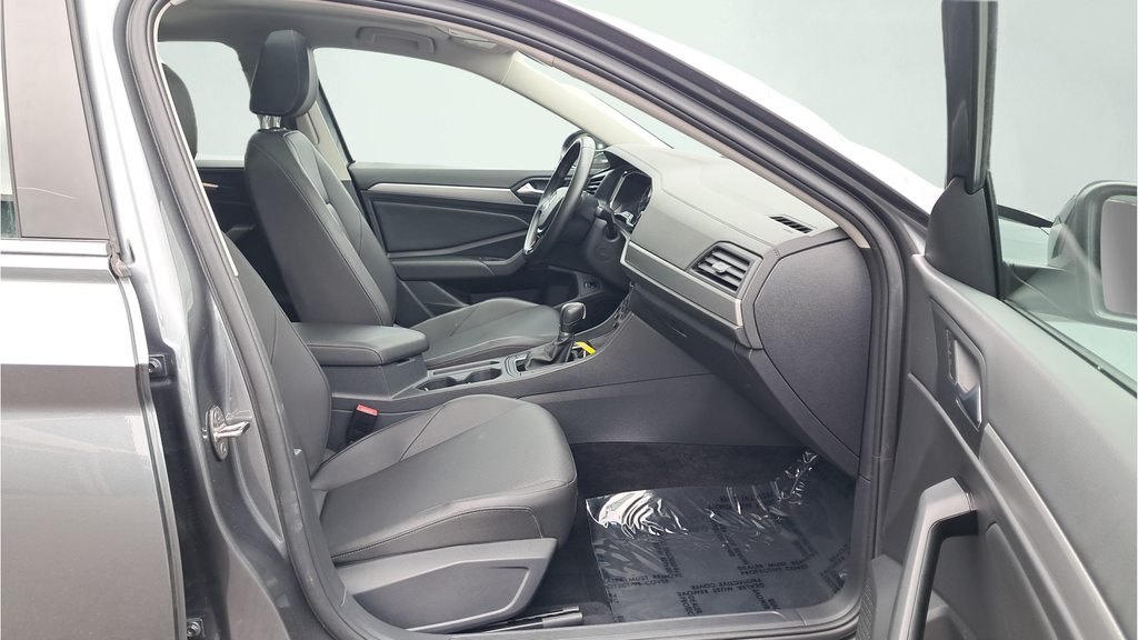 Used 2019 Gray Volkswagen 1.4T SE image 16