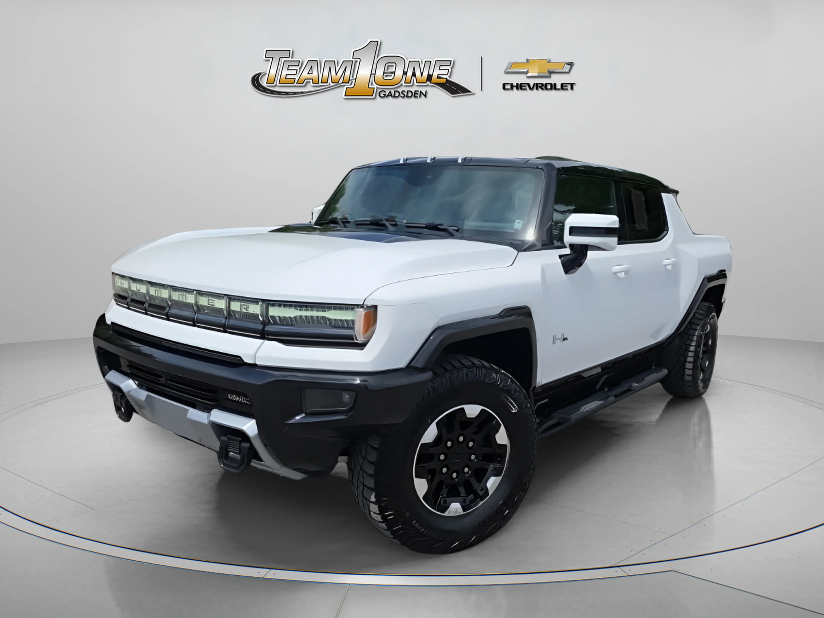Used 2024 Interstellar White GMC 2X image 3