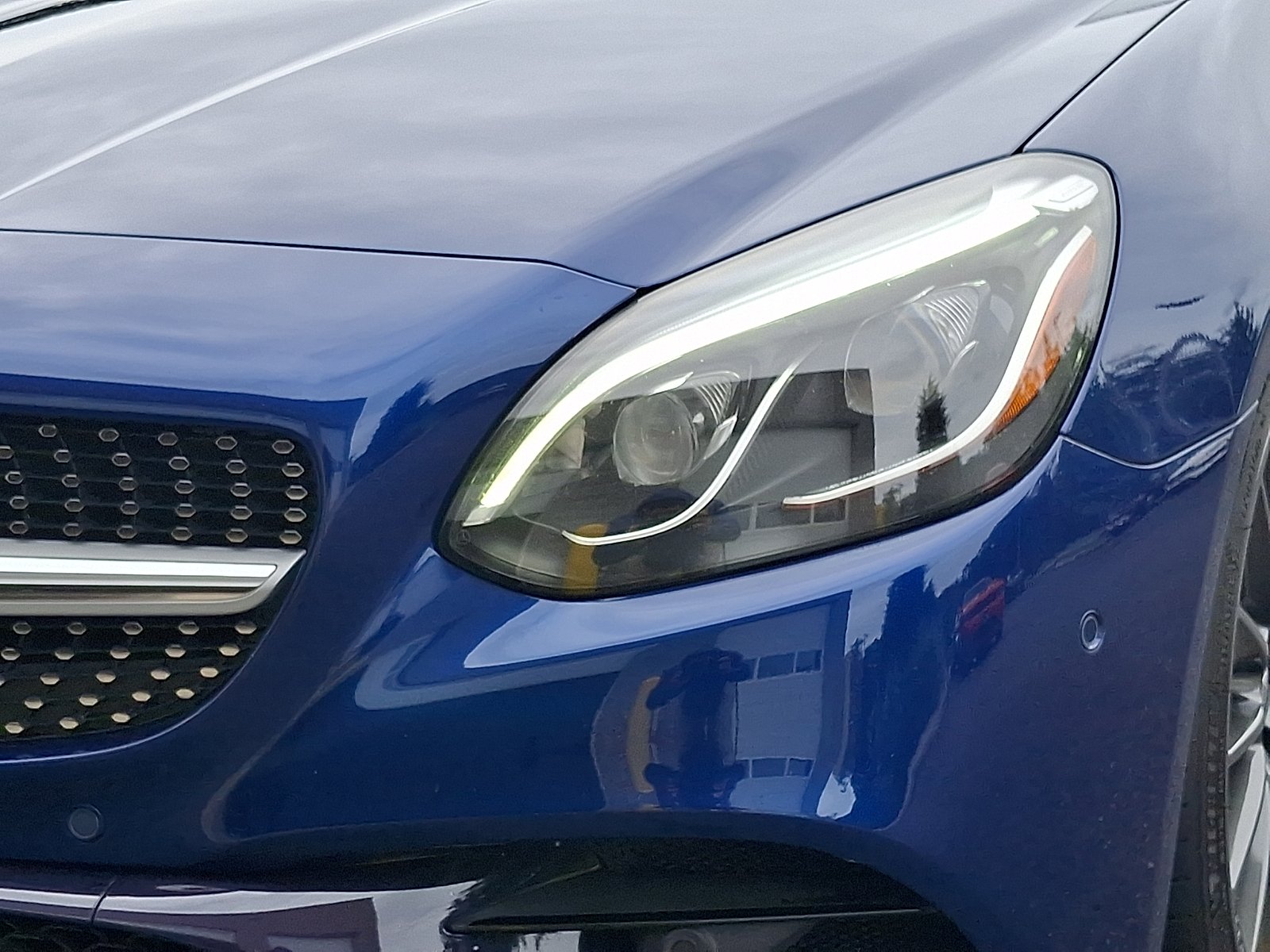 Used 2017 Brilliant Blue Metallic Mercedes-Benz  image 8