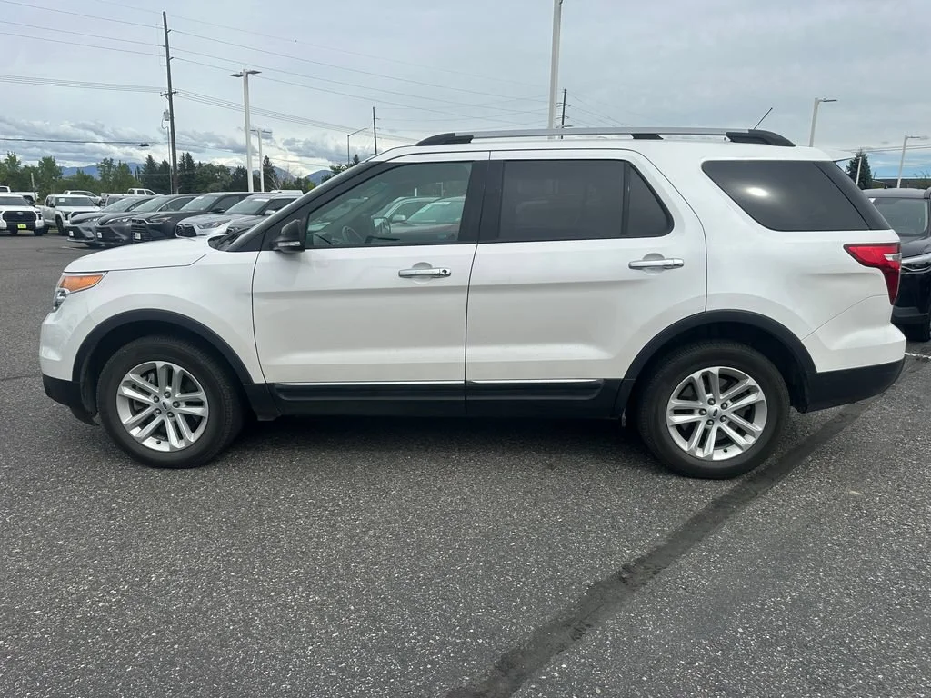 Used 2015 White Ford XLT image 6