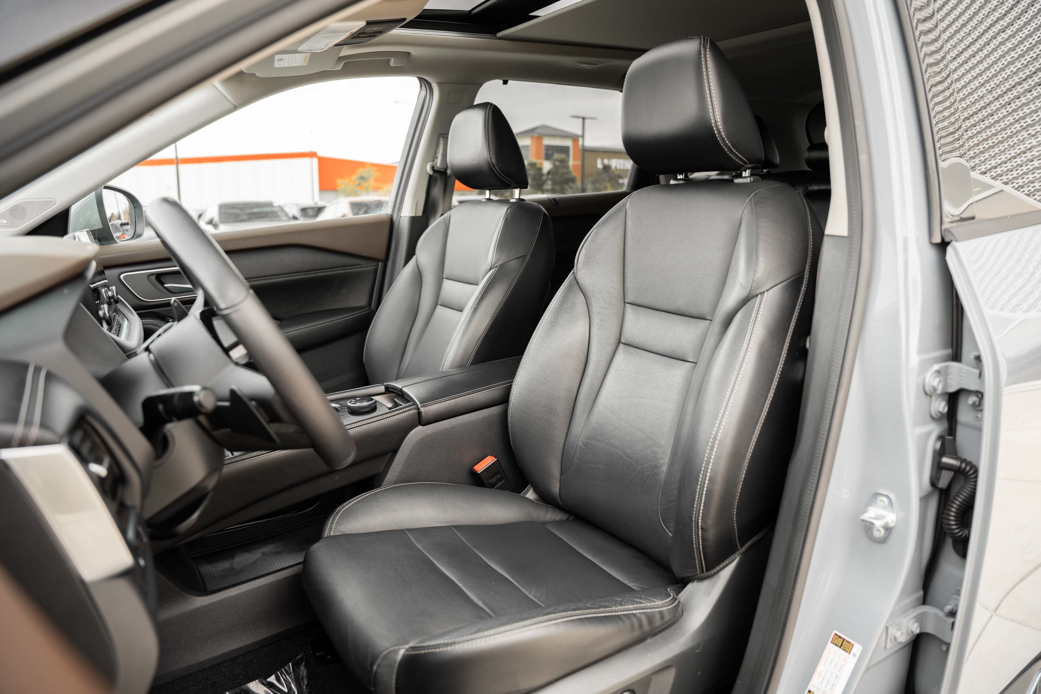 Used 2021 Boulder Gray Pearl Nissan SL image 6